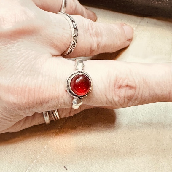 925 Sterling Silver Plated Red Onyx Ring Genuine Stone Round Cabochon EUC - Picture 2 of 10